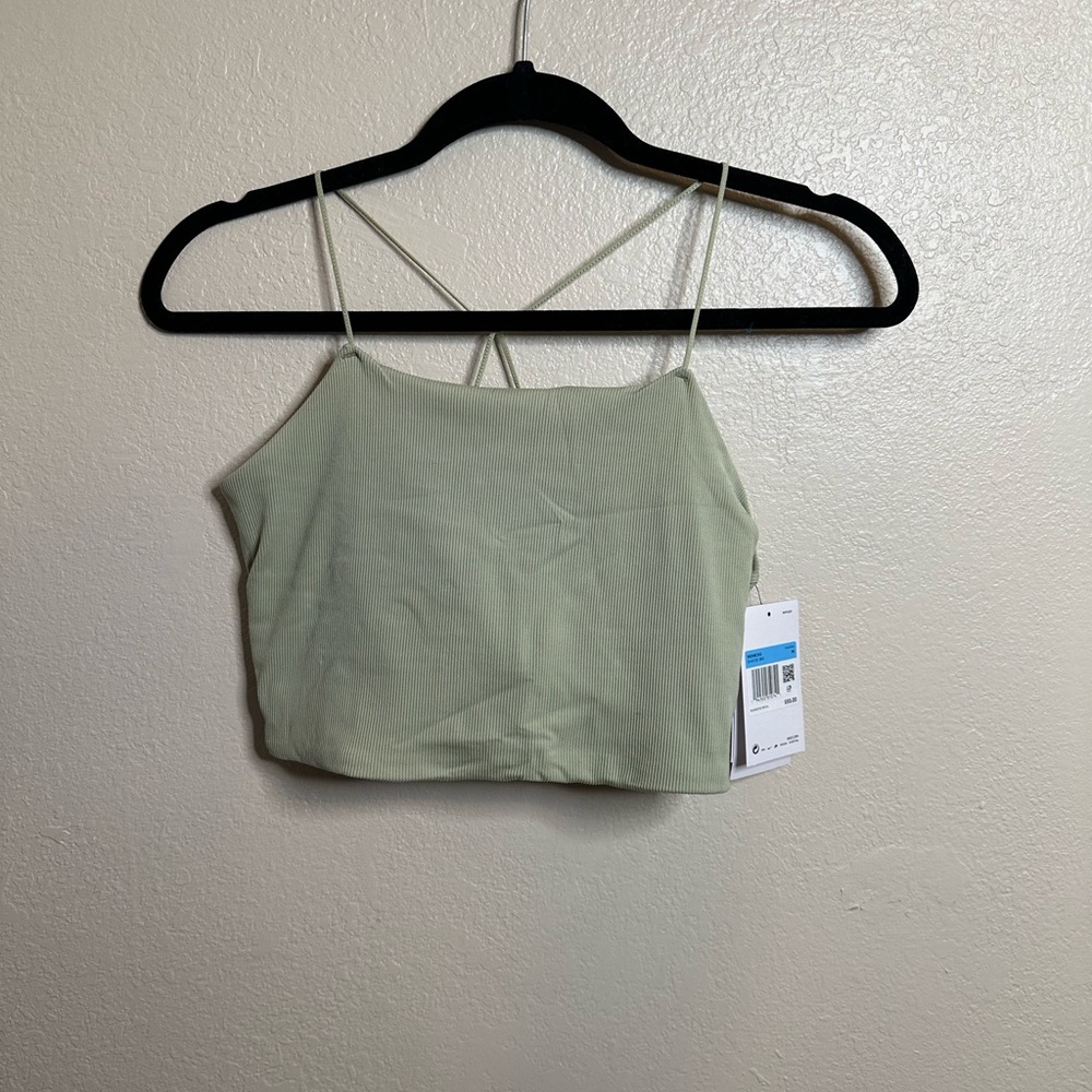 💚 Nike Light Green Crop Top